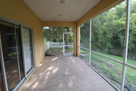 House in New Port Richey, Florida 4 bedrooms, 170.75 sq.m. № 1407434 - photo 12