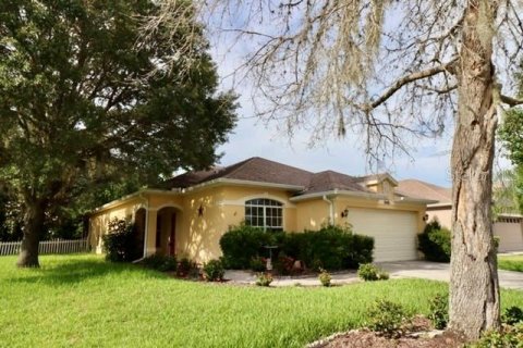 House in New Port Richey, Florida 4 bedrooms, 170.75 sq.m. № 1407434 - photo 5