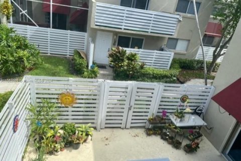 Townhouse in Plantation, Florida 3 bedrooms, 151.62 sq.m. № 1098064 - photo 30