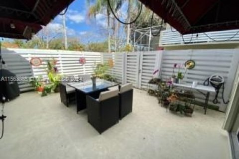 Townhouse in Plantation, Florida 3 bedrooms, 151.62 sq.m. № 1098064 - photo 17