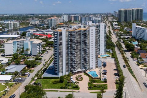 Condo in Fort Lauderdale, Florida, 2 bedrooms  № 1177050 - photo 26