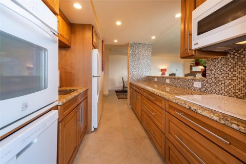 Condo in Fort Lauderdale, Florida, 2 bedrooms  № 1177050 - photo 14