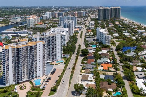 Condo in Fort Lauderdale, Florida, 2 bedrooms  № 1177050 - photo 4