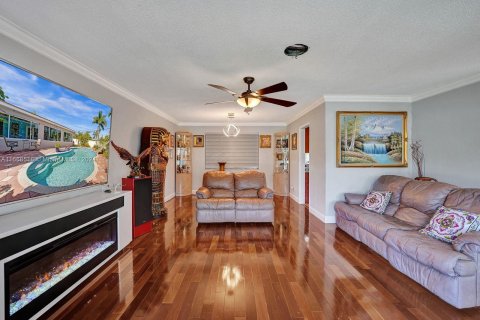 House in Hollywood, Florida 3 bedrooms, 168.62 sq.m. № 1394765 - photo 23