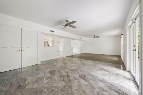 Villa ou maison à vendre à Palmetto Bay, Floride: 3 chambres, 179.77 m2 № 1159188 - photo 21