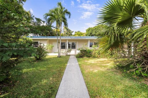 Villa ou maison à vendre à Palmetto Bay, Floride: 3 chambres, 179.77 m2 № 1159188 - photo 1
