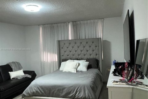 Condo in Miami, Florida, 1 bedroom  № 1159186 - photo 26