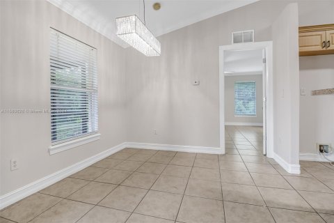 Villa ou maison à vendre à Lehigh Acres, Floride: 3 chambres, 132.66 m2 № 1159248 - photo 9