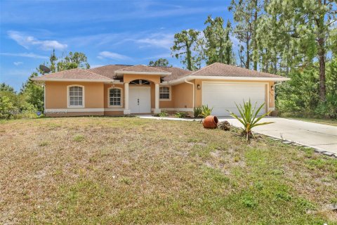 Villa ou maison à vendre à Lehigh Acres, Floride: 3 chambres, 132.66 m2 № 1159248 - photo 1