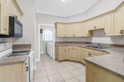 Villa ou maison à vendre à Lehigh Acres, Floride: 3 chambres, 132.66 m2 № 1159248 - photo 12