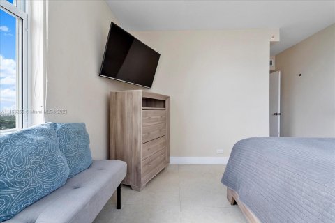 Condo in Miami Beach, Florida, 3 bedrooms  № 841148 - photo 30