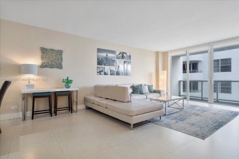 Condo in Miami Beach, Florida, 3 bedrooms  № 841148 - photo 13