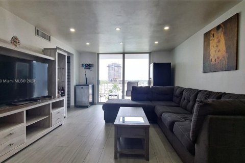 Condominio en venta en Miami Beach, Florida, 1 dormitorio, 90.12 m2 № 1329648 - foto 2