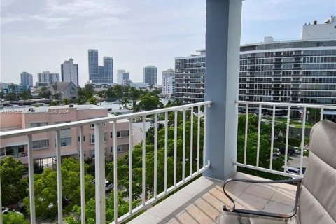 Condominio en venta en Miami Beach, Florida, 1 dormitorio, 90.12 m2 № 1329648 - foto 17