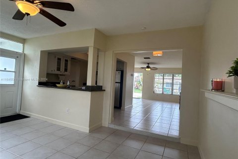 Casa en venta en Tamarac, Florida, 2 dormitorios, 93.09 m2 № 1328493 - foto 5