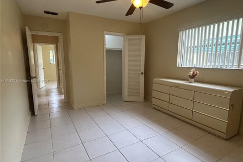 Villa ou maison à vendre à Tamarac, Floride: 2 chambres, 93.09 m2 № 1328493 - photo 10