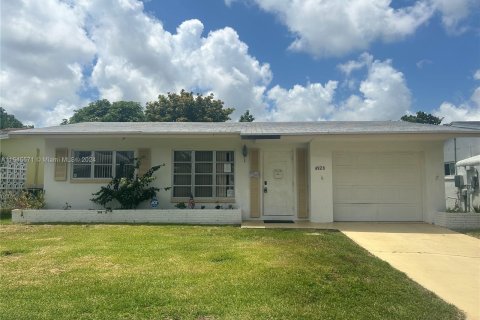 Casa en venta en Tamarac, Florida, 2 dormitorios, 93.09 m2 № 1328493 - foto 21