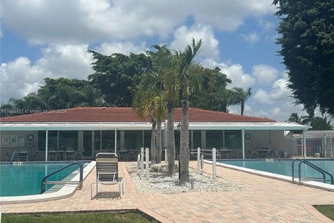 Villa ou maison à vendre à Tamarac, Floride: 2 chambres, 93.09 m2 № 1328493 - photo 17