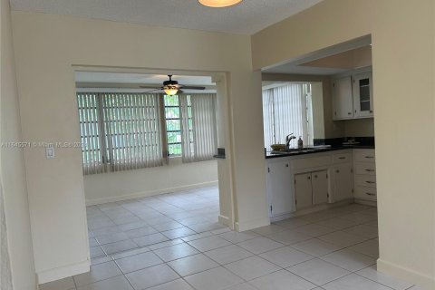 Villa ou maison à vendre à Tamarac, Floride: 2 chambres, 93.09 m2 № 1328493 - photo 8