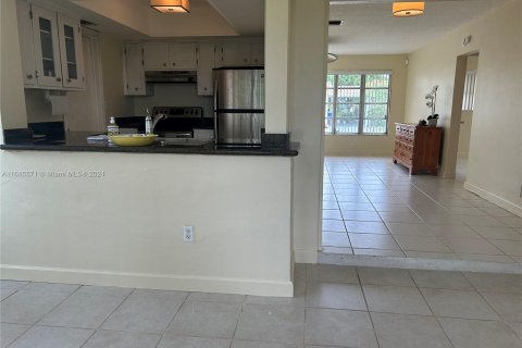 Casa en venta en Tamarac, Florida, 2 dormitorios, 93.09 m2 № 1328493 - foto 20