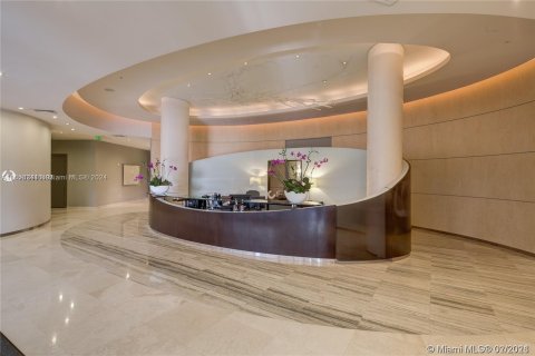 Condominio en venta en Bal Harbour, Florida, 1 dormitorio, 83.24 m2 № 1360544 - foto 18