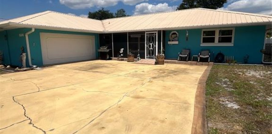 House in Lake Placid, Florida 3 bedrooms, 231.42 sq.m. № 1149713