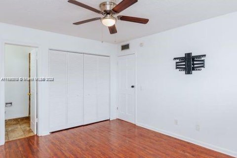 Condo in Davie, Florida, 2 bedrooms  № 1184083 - photo 6