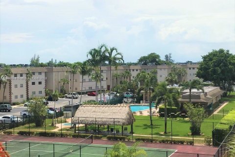 Condominio en venta en Davie, Florida, 2 dormitorios, 79.52 m2 № 1184083 - foto 22