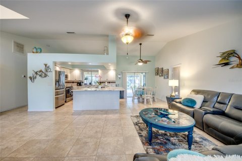 Villa ou maison à vendre à Cape Coral, Floride: 3 chambres, 143.81 m2 № 1352752 - photo 17