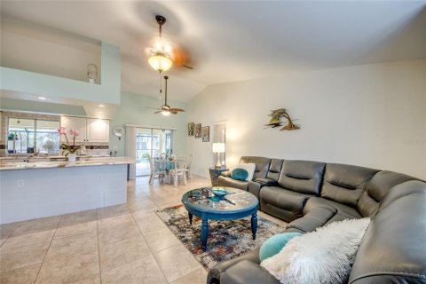 Casa en venta en Cape Coral, Florida, 3 dormitorios, 143.81 m2 № 1352752 - foto 16