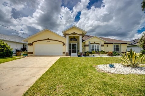 Villa ou maison à vendre à Cape Coral, Floride: 3 chambres, 143.81 m2 № 1352752 - photo 3