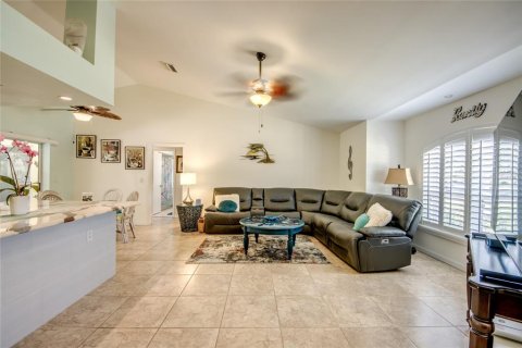 Casa en venta en Cape Coral, Florida, 3 dormitorios, 143.81 m2 № 1352752 - foto 11