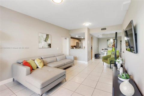 Copropriété à vendre à Doral, Floride: 2 chambres, 103.59 m2 № 1358701 - photo 7