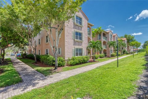 Copropriété à vendre à Doral, Floride: 2 chambres, 103.59 m2 № 1358701 - photo 1