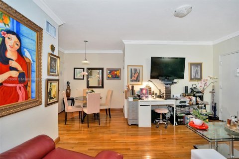 Condominio en venta en Coral Gables, Florida, 1 dormitorio, 54.63 m2 № 995637 - foto 8