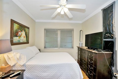 Condominio en venta en Coral Gables, Florida, 1 dormitorio, 54.63 m2 № 995637 - foto 13