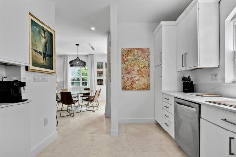 Townhouse in Key Biscayne, Florida 3 bedrooms, 173.54 sq.m. № 1360586 - photo 13