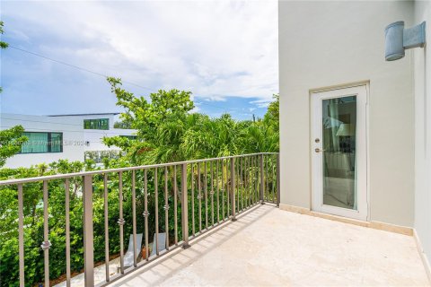 Townhouse in Key Biscayne, Florida 3 bedrooms, 173.54 sq.m. № 1360586 - photo 21