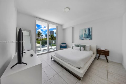 Condo in Miami, Florida, 1 bedroom  № 1360624 - photo 9