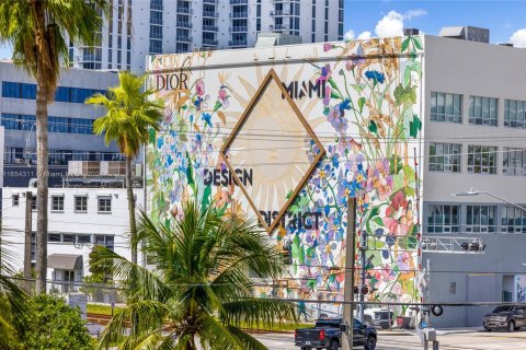 Condo in Miami, Florida, 1 bedroom  № 1360624 - photo 21