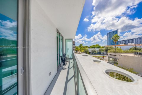 Condo in Miami, Florida, 1 bedroom  № 1360624 - photo 19