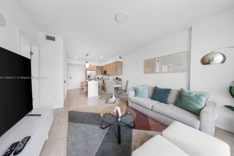 Condo in Miami, Florida, 1 bedroom  № 1360624 - photo 6