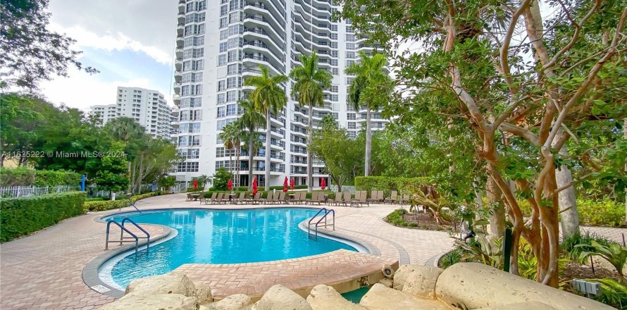 Condo à Aventura, Floride, 2 chambres  № 1304965