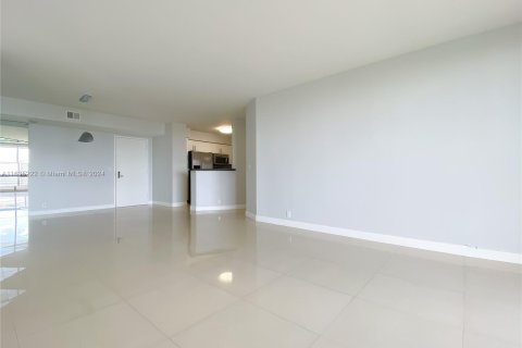 Condominio en venta en Aventura, Florida, 2 dormitorios, 109.72 m2 № 1304965 - foto 5