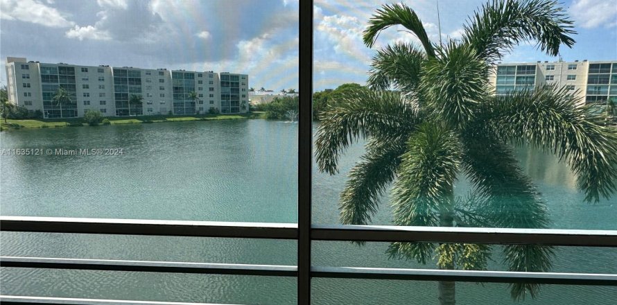 Condo in Dania Beach, Florida, 2 bedrooms  № 1304932