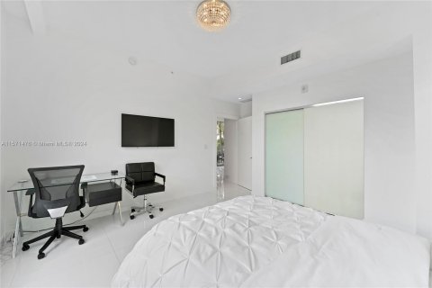 Condo in Miami Beach, Florida, 3 bedrooms  № 1177492 - photo 26