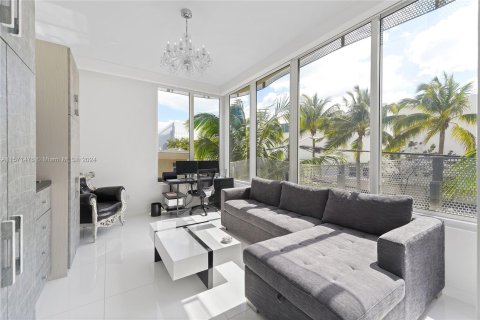 Condo in Miami Beach, Florida, 3 bedrooms  № 1177492 - photo 18