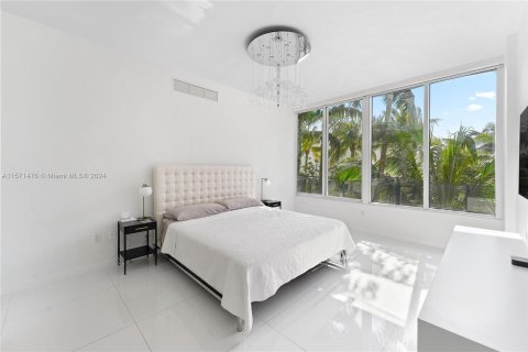 Condo in Miami Beach, Florida, 3 bedrooms  № 1177492 - photo 2