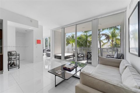 Condo in Miami Beach, Florida, 3 bedrooms  № 1177492 - photo 16