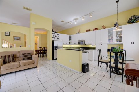 House in Hollywood, Florida 4 bedrooms, 196.3 sq.m. № 1092007 - photo 13